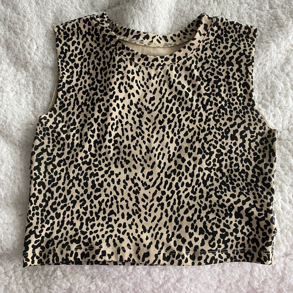 cropped leopard print top